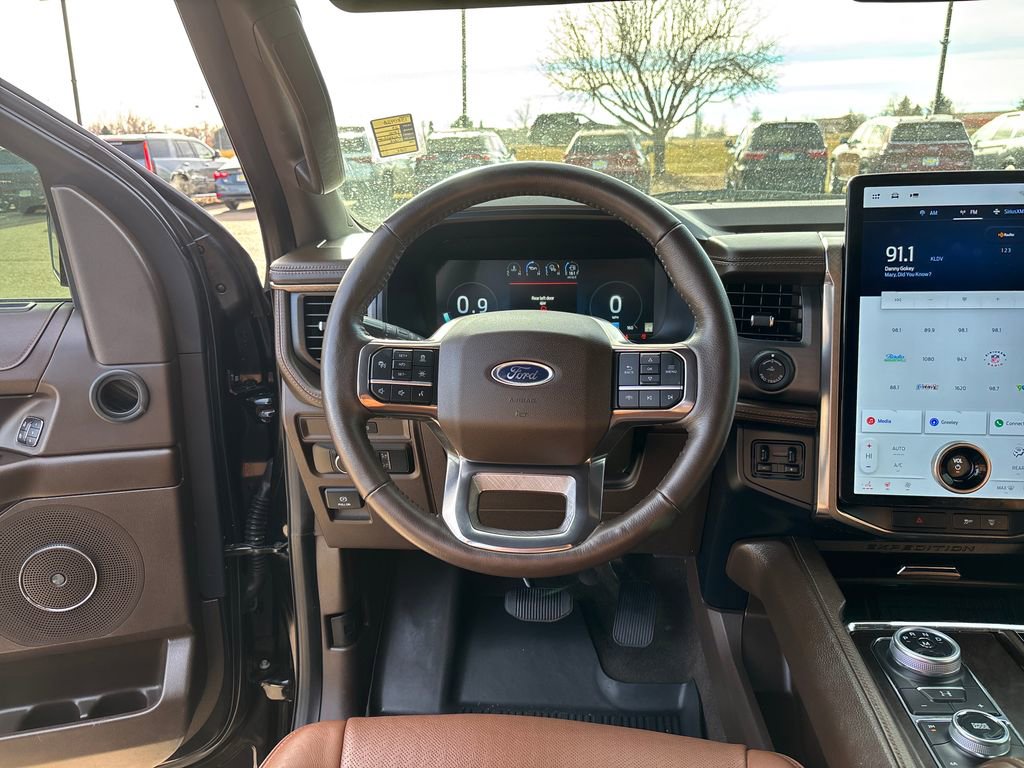 Used 2023 Ford Expedition Max King Ranch image 13