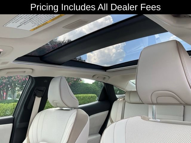 Used 2025 Toyota Crown w/ Advanced Technology Package AWD/4WD image 9