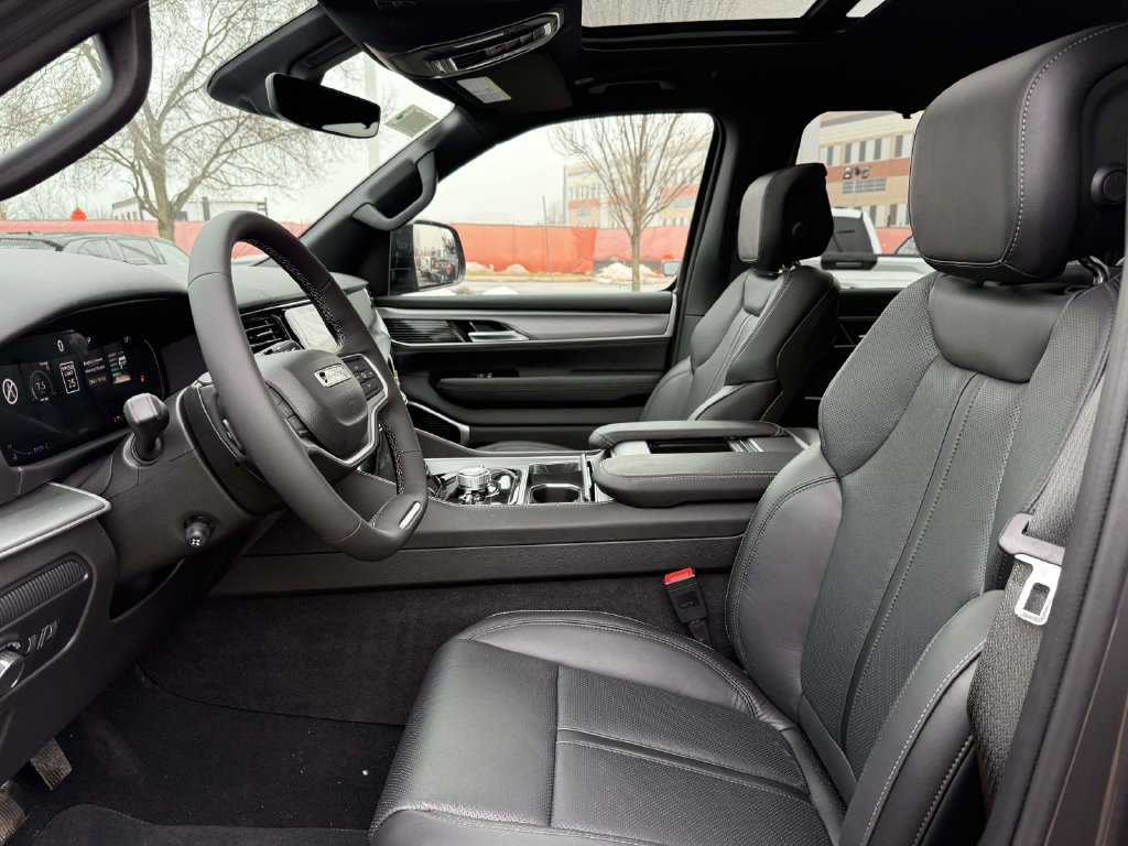 New 2026 Jeep Grand Wagoneer Limited AWD/4WD image 14