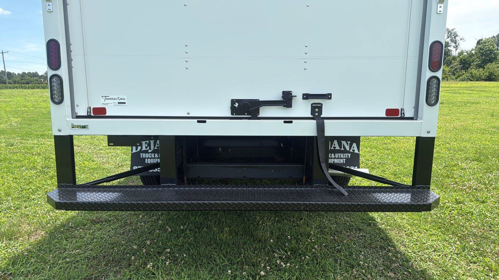 New 2027 Ford E-350 and Econoline 350 Super Duty w/ Power Equipment Group RWD image 21