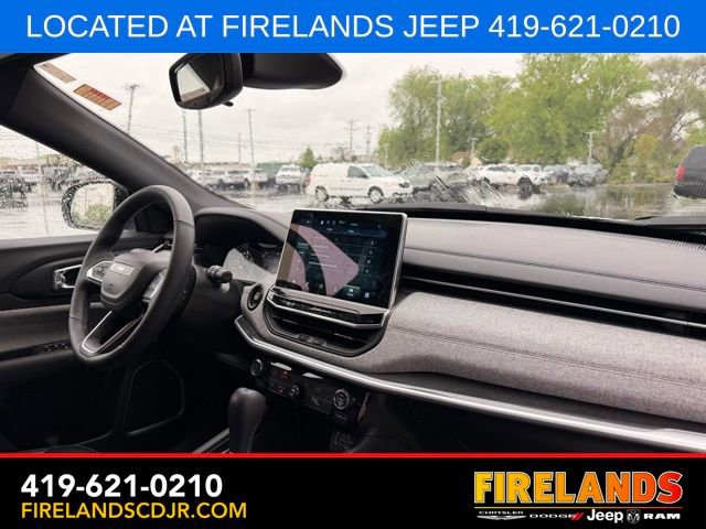 Used 2024 Jeep Compass Latitude AWD/4WD image 14