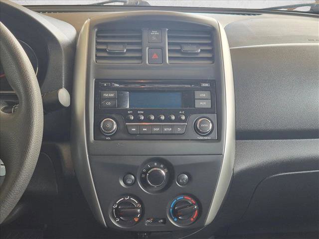 Used 2016 Nissan Versa SV w/ SV Appearance Package FWD image 10