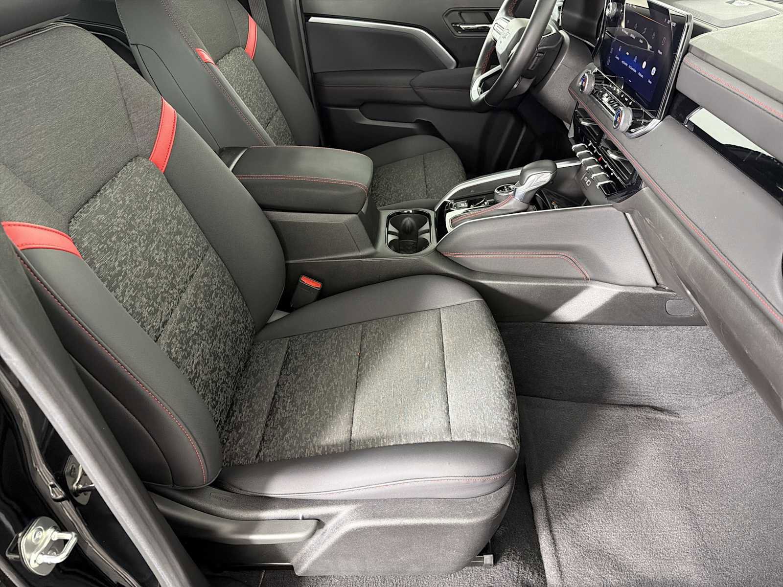 Certified 2024 Chevrolet Colorado Z71 w/ Z71 Convenience Package 2 image 11