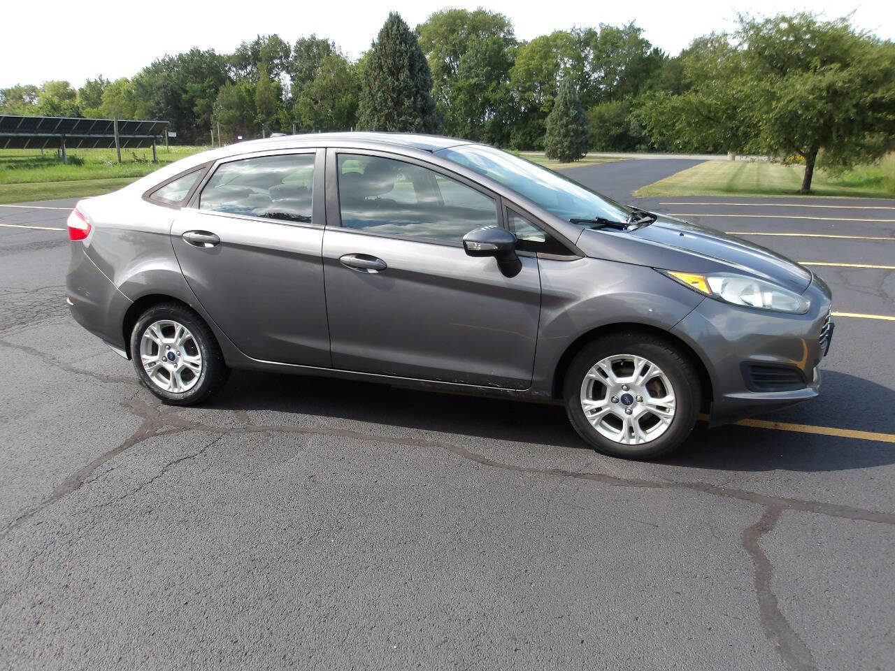 Used 2014 Ford Fiesta SE FWD image 1