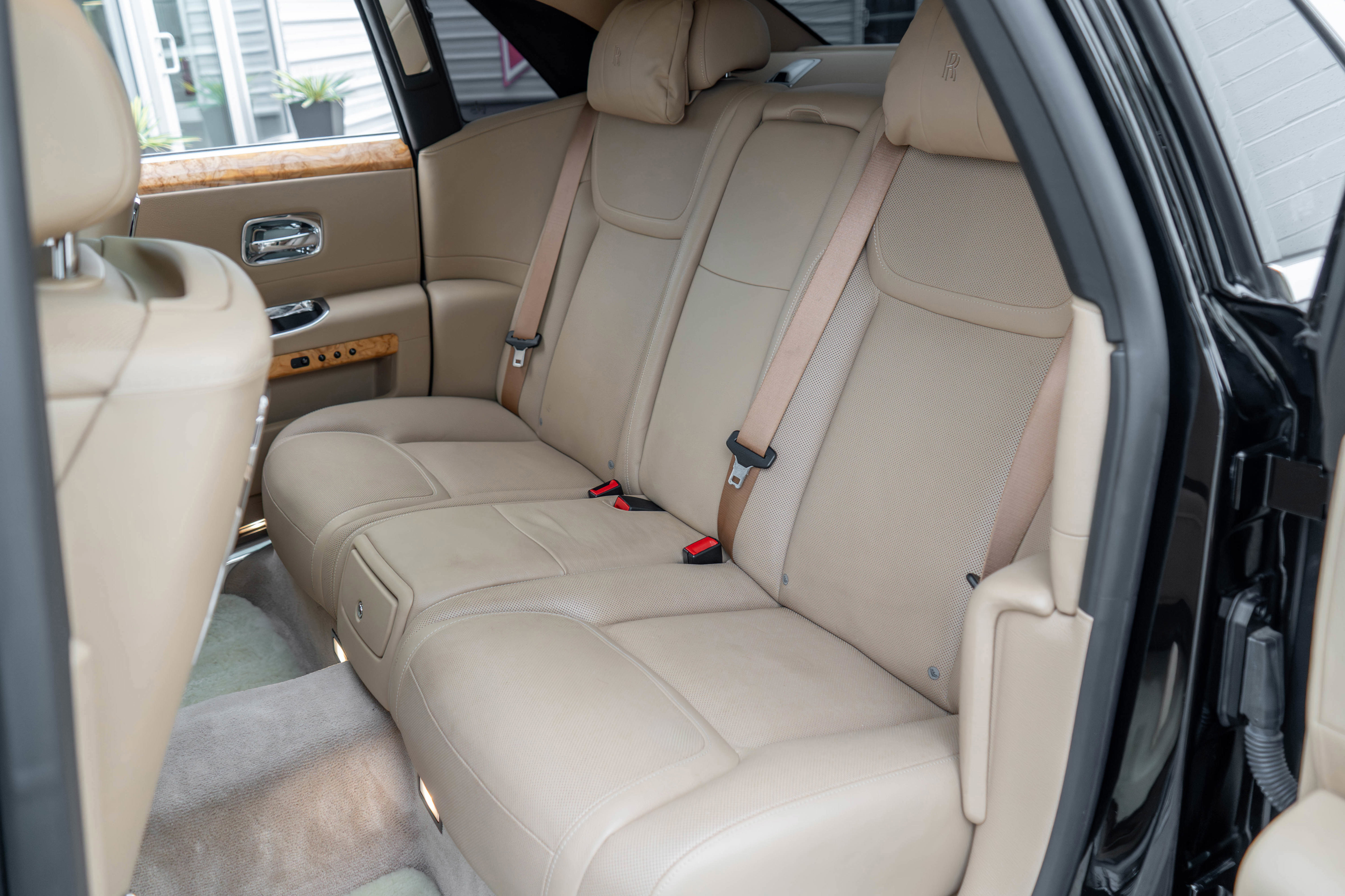 Used 2017 Rolls-Royce Ghost image 41