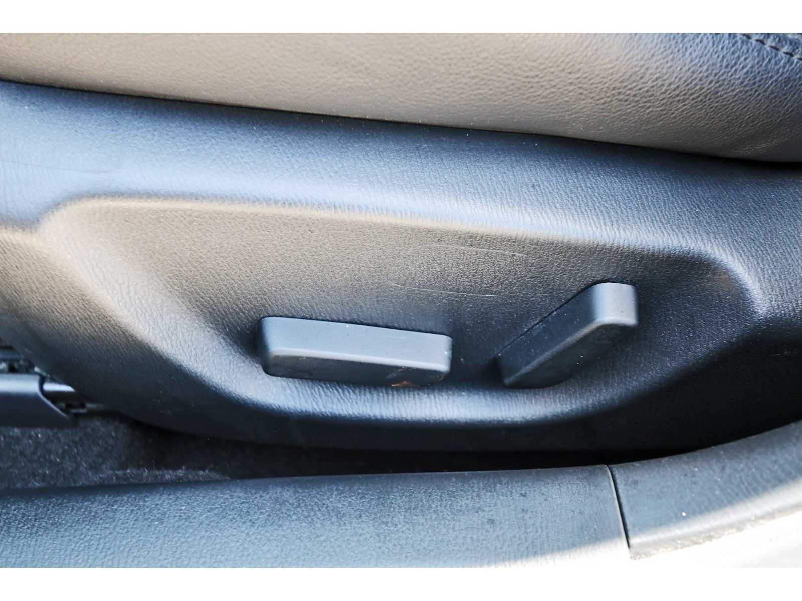 Used 2018 MAZDA MAZDA3 Grand Touring w/ Premium Equipment Package FWD image 27