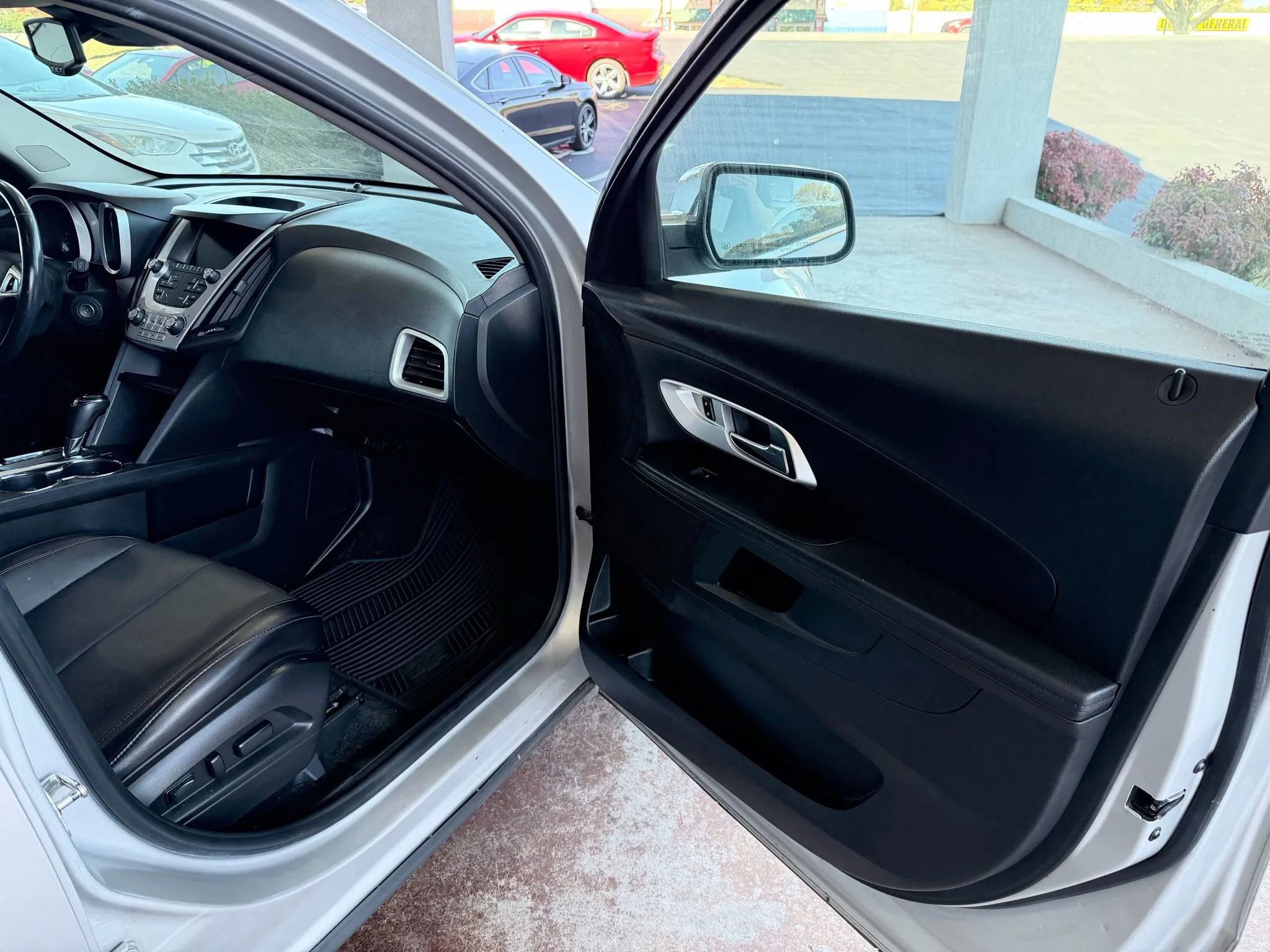 Used 2017 Chevrolet Equinox Premier w/ Enhanced Convenience Package image 16