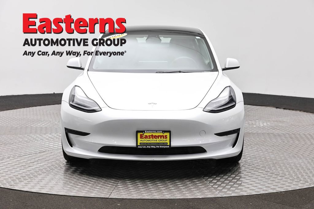 Used 2023 Tesla Model 3 Standard Range image 2