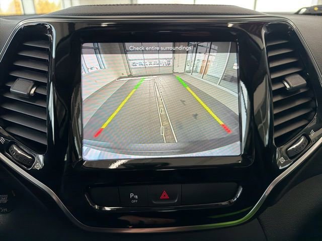 Used 2020 Jeep Cherokee Limited image 23