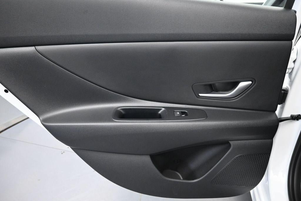 New 2026 Hyundai Elantra SE FWD image 25