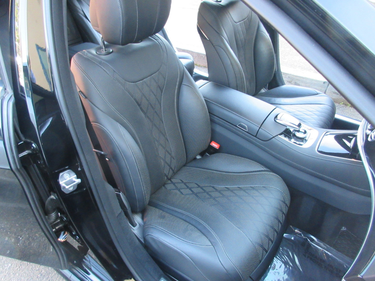 Used 2020 Mercedes-Benz S 560 Sedan w/ AMG Line Exterior image 24