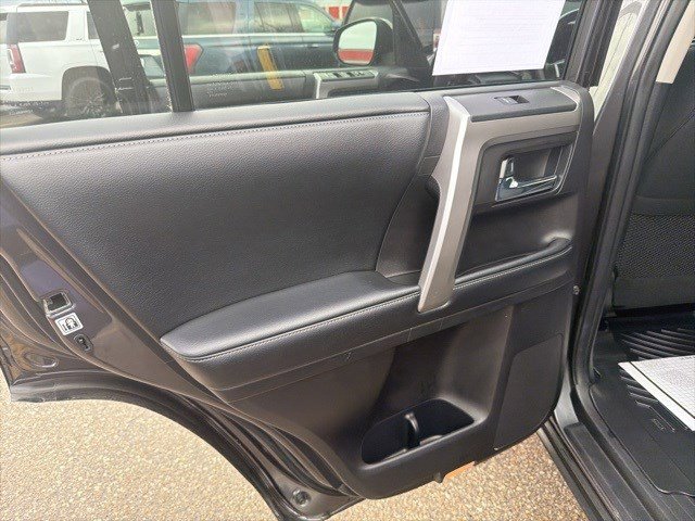 Used 2014 Toyota 4Runner SR5 image 21