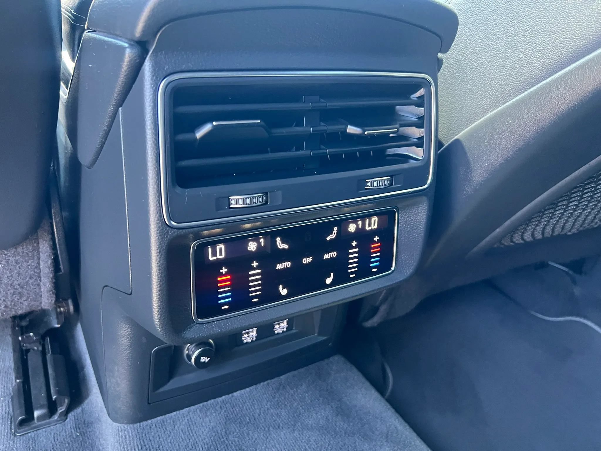Used 2019 Audi Q8 Premium Plus AWD/4WD image 31