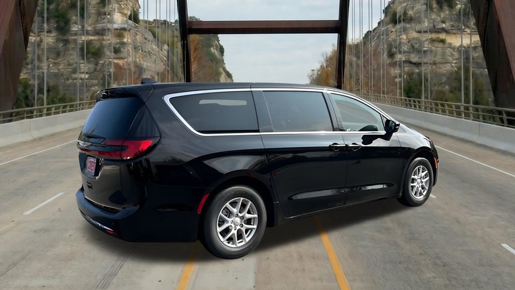 New 2026 Chrysler Pacifica Select FWD image 11