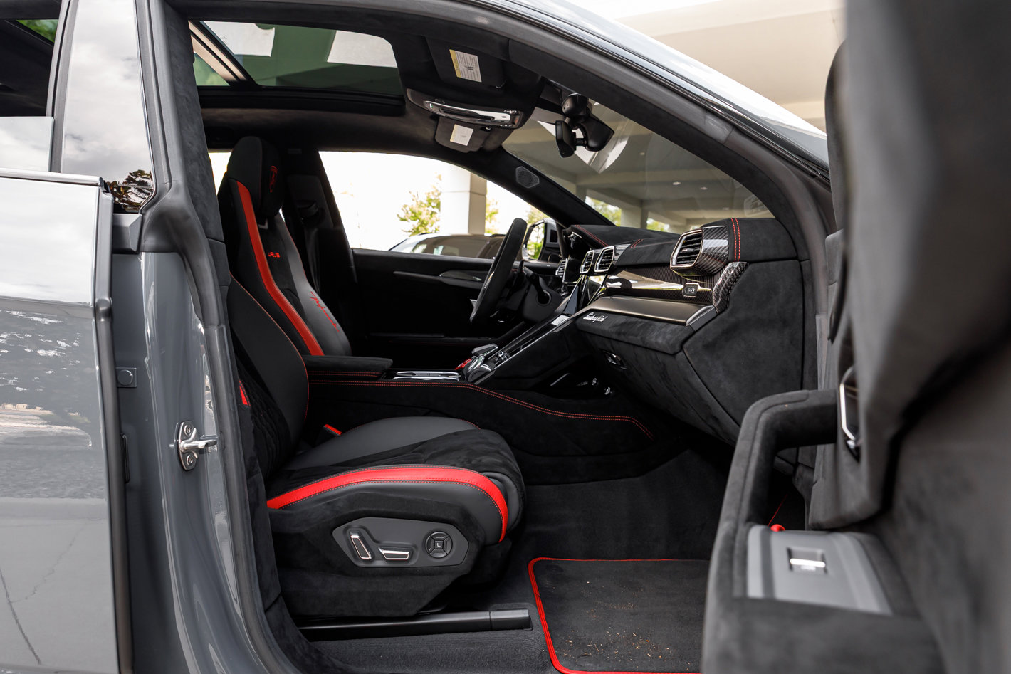 Used 2023 Lamborghini Urus Performante image 42