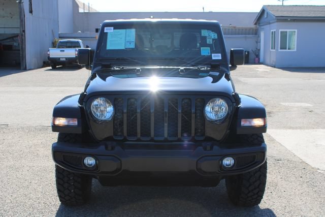 Used 2022 Jeep Gladiator Overland AWD/4WD image 2