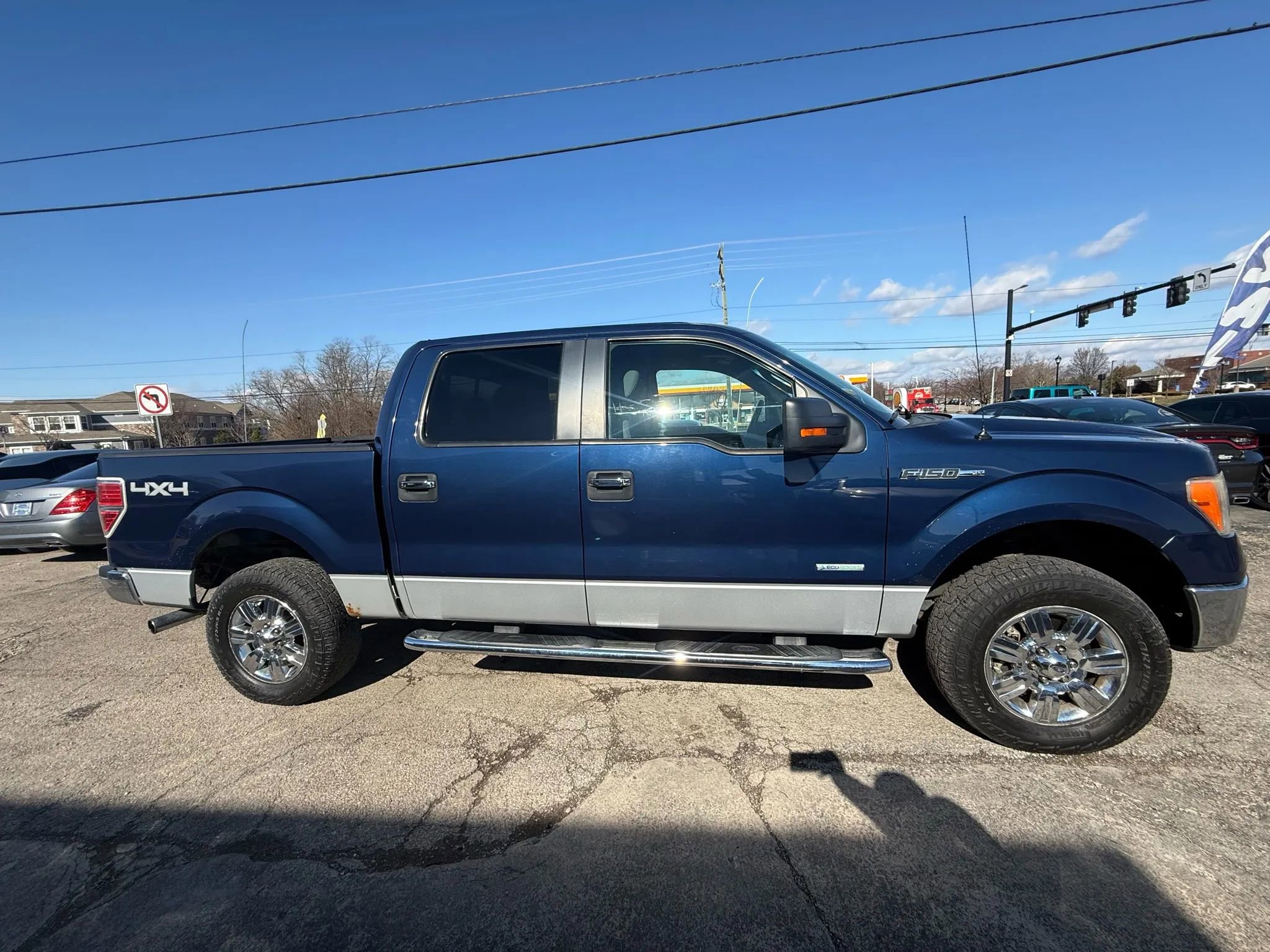 Used 2011 Ford F150 XLT w/ XLT Chrome Pkg AWD/4WD image 7