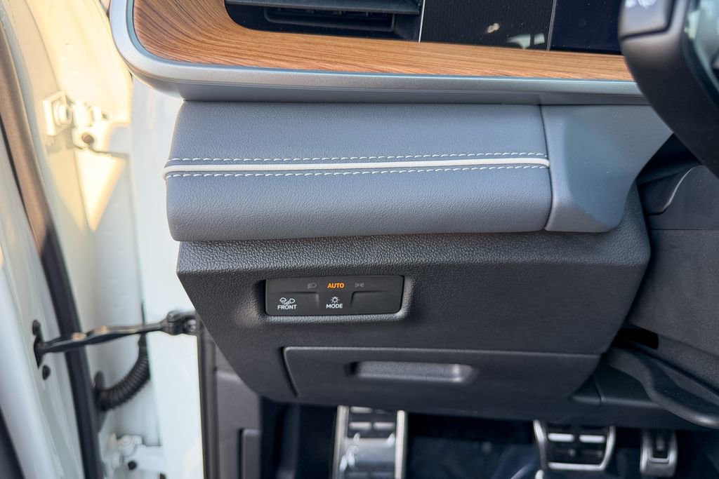 New 2026 Volkswagen Tiguan SEL R-Line image 19