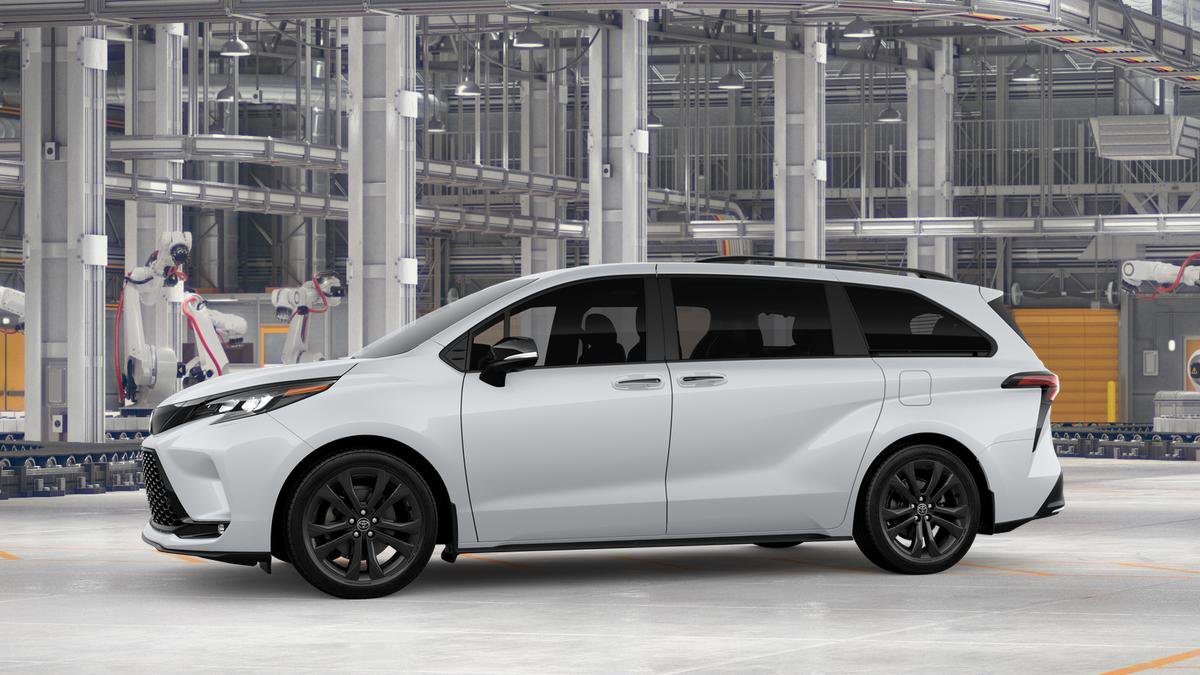 New 2026 Toyota Sienna XSE FWD image 3