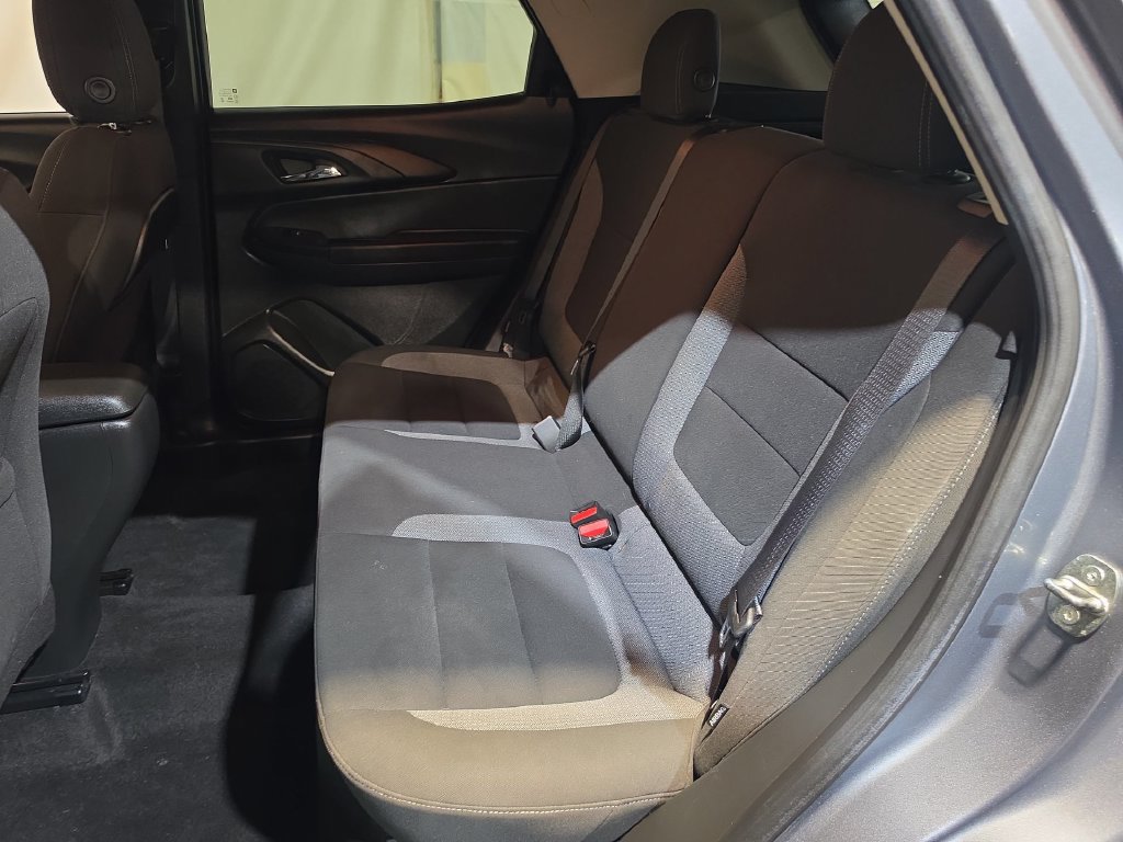Used 2022 Chevrolet TrailBlazer LT AWD/4WD image 24