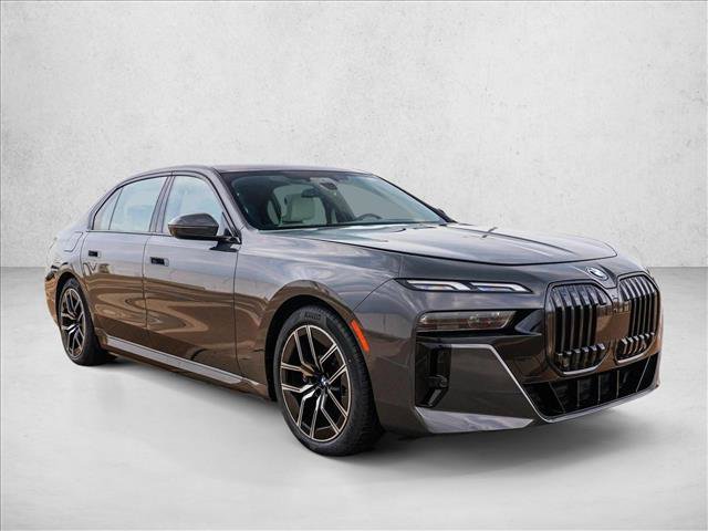 Used 2023 BMW i7 xDrive60 AWD/4WD video 3