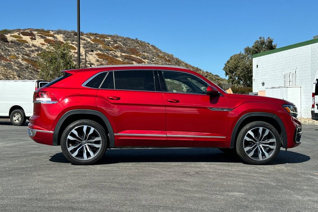 Used 2022 Volkswagen Atlas Cross Sport SEL Premium R-Line image 2