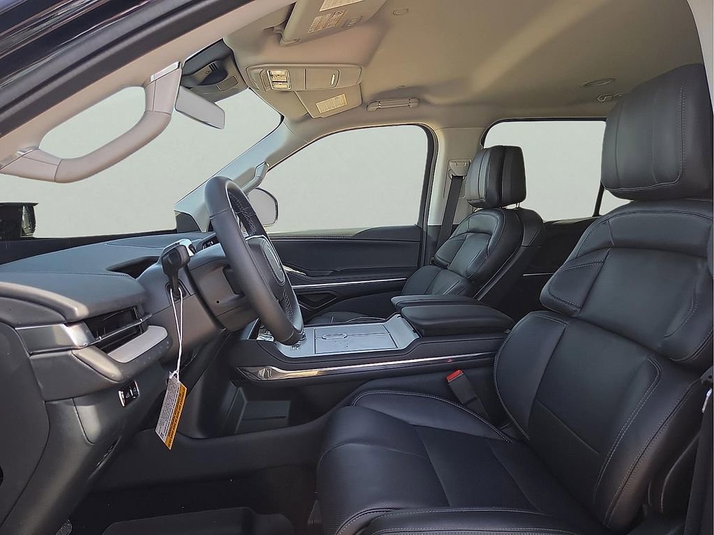New 2026 Lincoln Navigator Premiere image 17