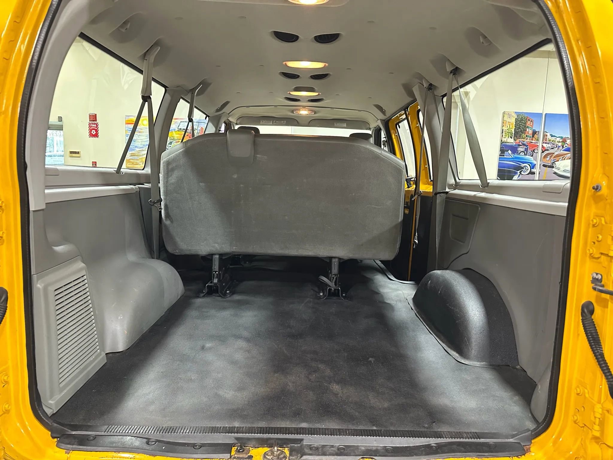 Used 2011 Ford E-150 and Econoline 150 Wagon RWD image 27