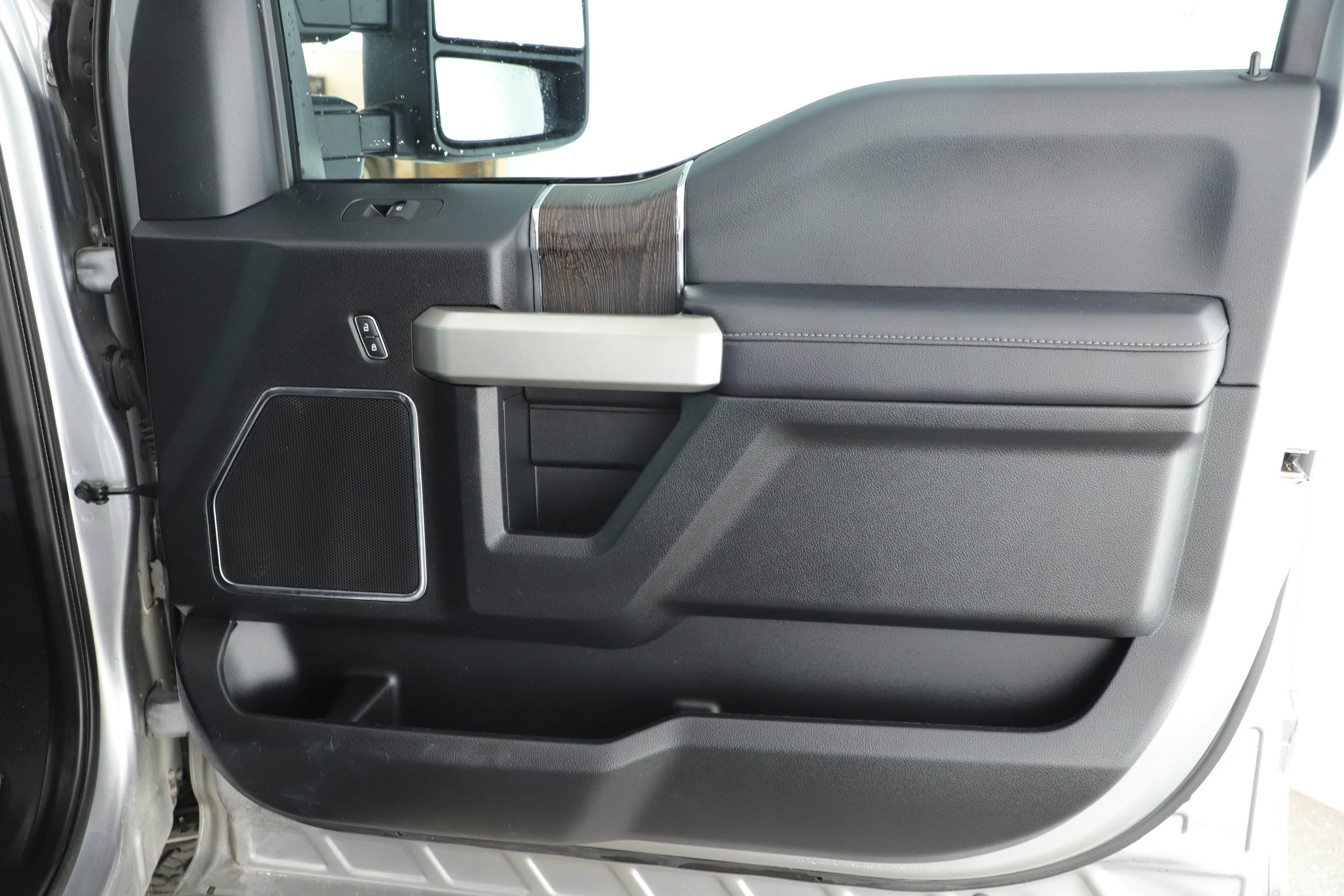 Used 2020 Ford F250 Lariat AWD/4WD image 9
