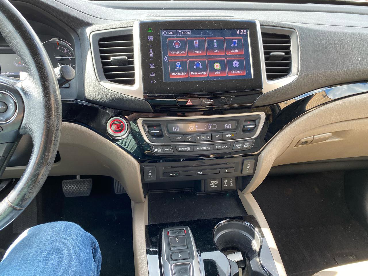 Used 2016 Honda Pilot Touring image 11