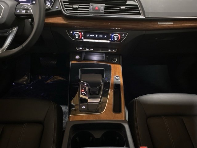 Used 2023 Audi Q5 2.0T Premium w/ Convenience Package image 12