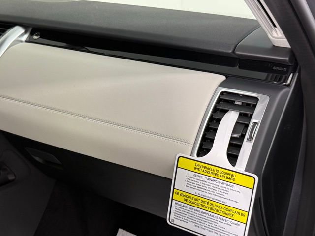 Certified 2025 Land Rover Discovery S AWD/4WD image 33