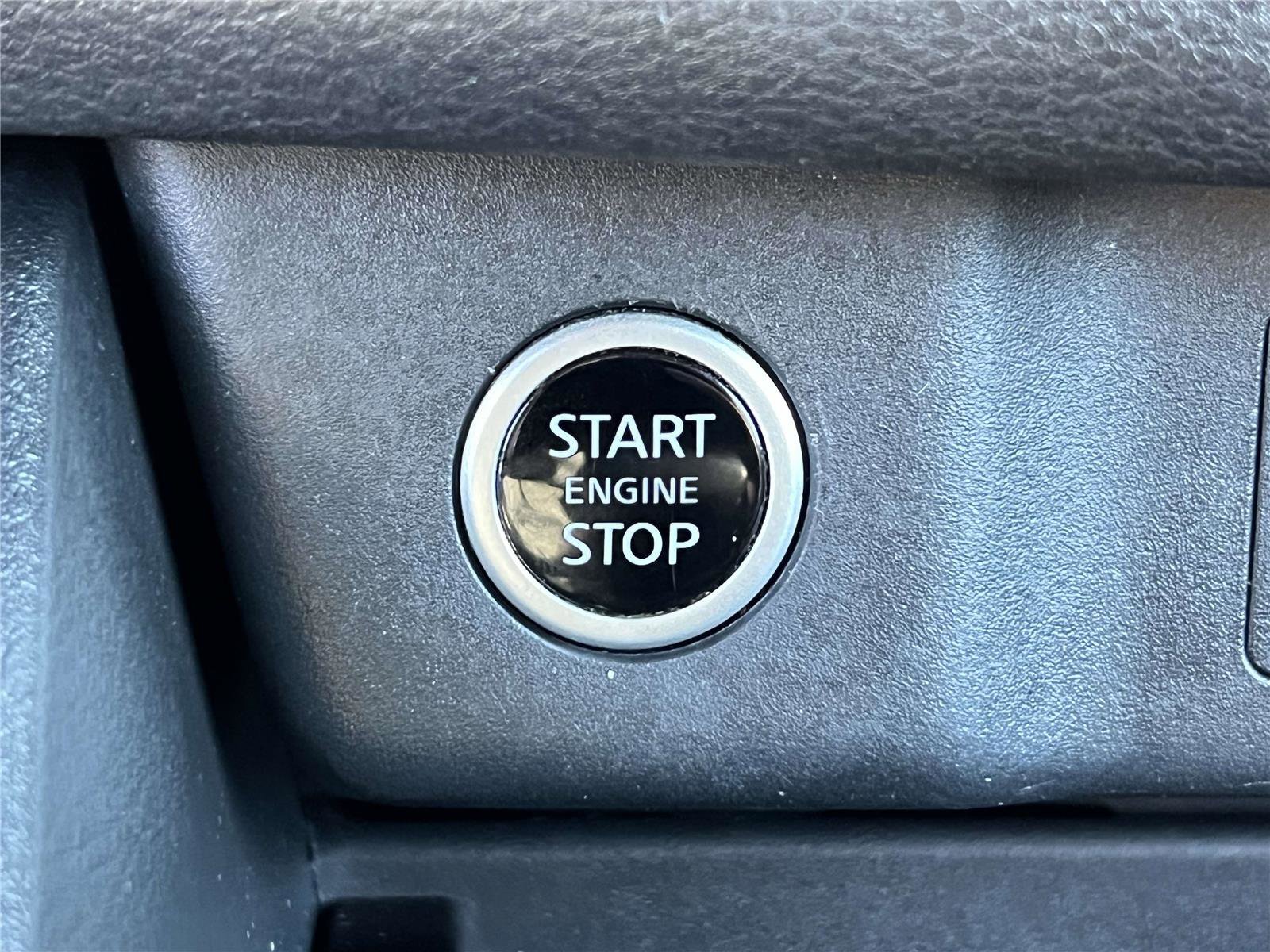 Used 2022 Nissan Rogue SV image 39