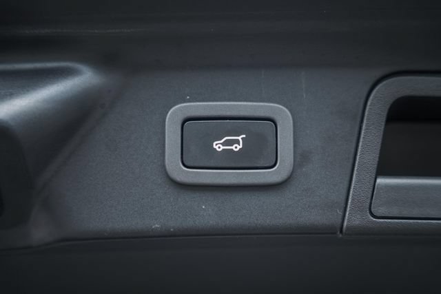 Used 2018 Land Rover Range Rover Velar R-Dynamic HSE AWD/4WD image 10