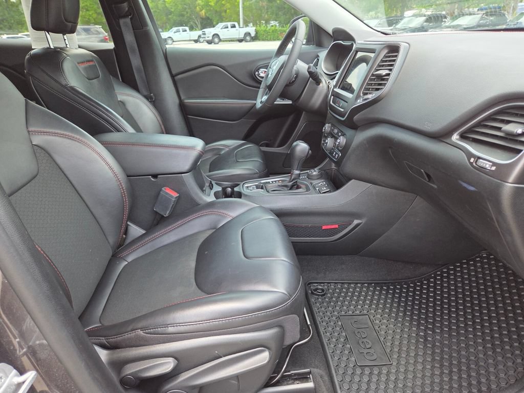 Used 2022 Jeep Cherokee Trailhawk AWD/4WD image 15
