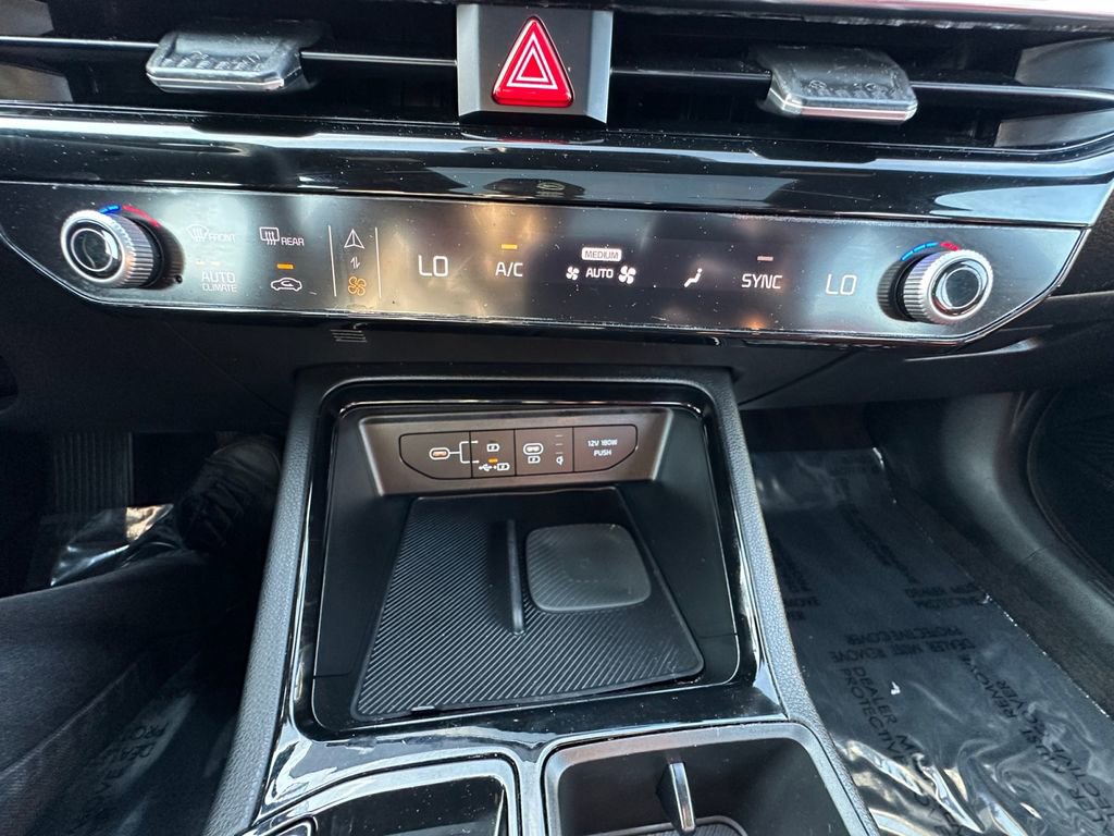 Used 2025 Kia K5 GT-Line w/ GT-Line Premium Package AWD/4WD image 16