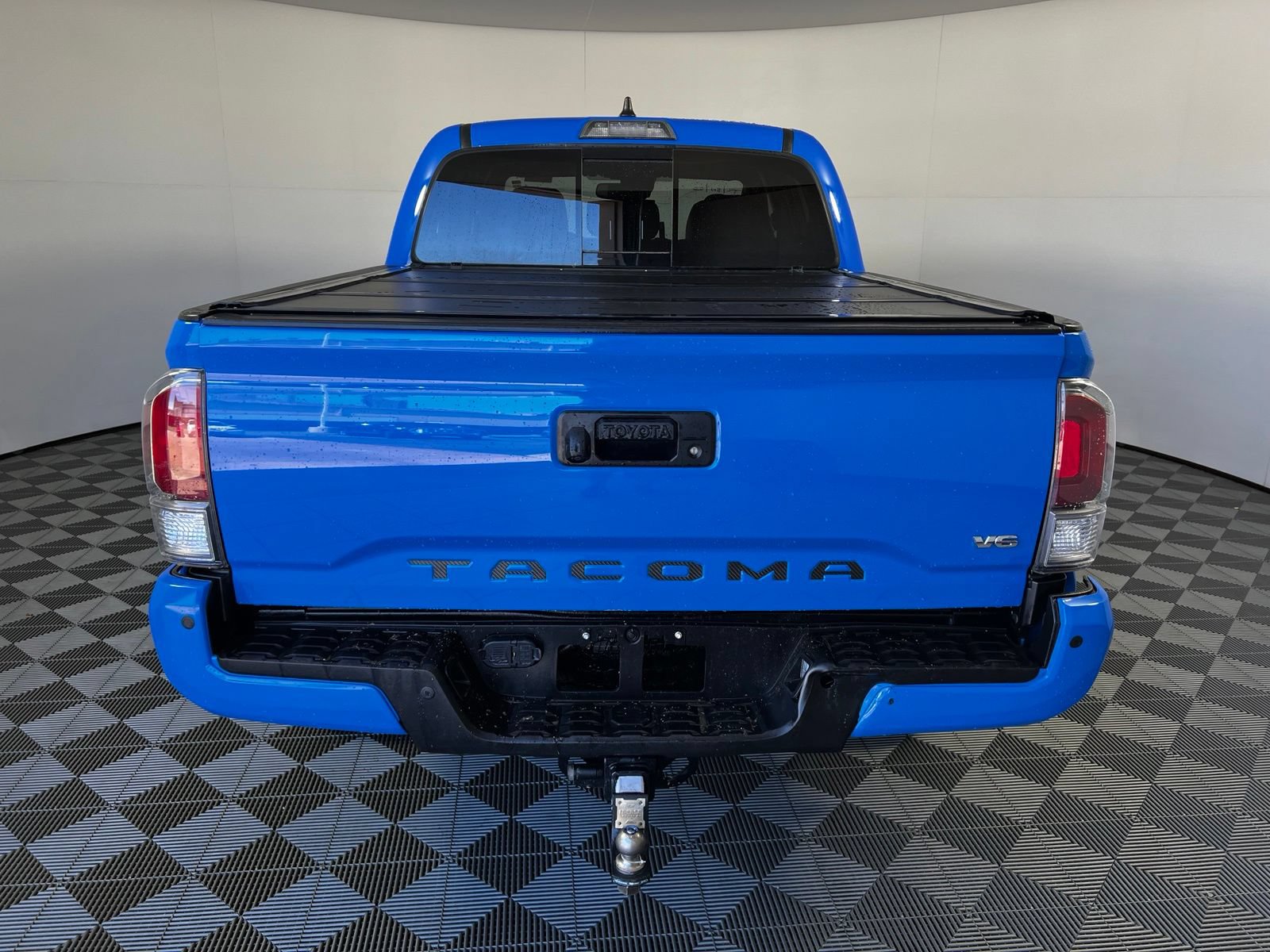Used 2020 Toyota Tacoma TRD Off-Road w/ TRD Premium Off Road Package AWD/4WD image 6
