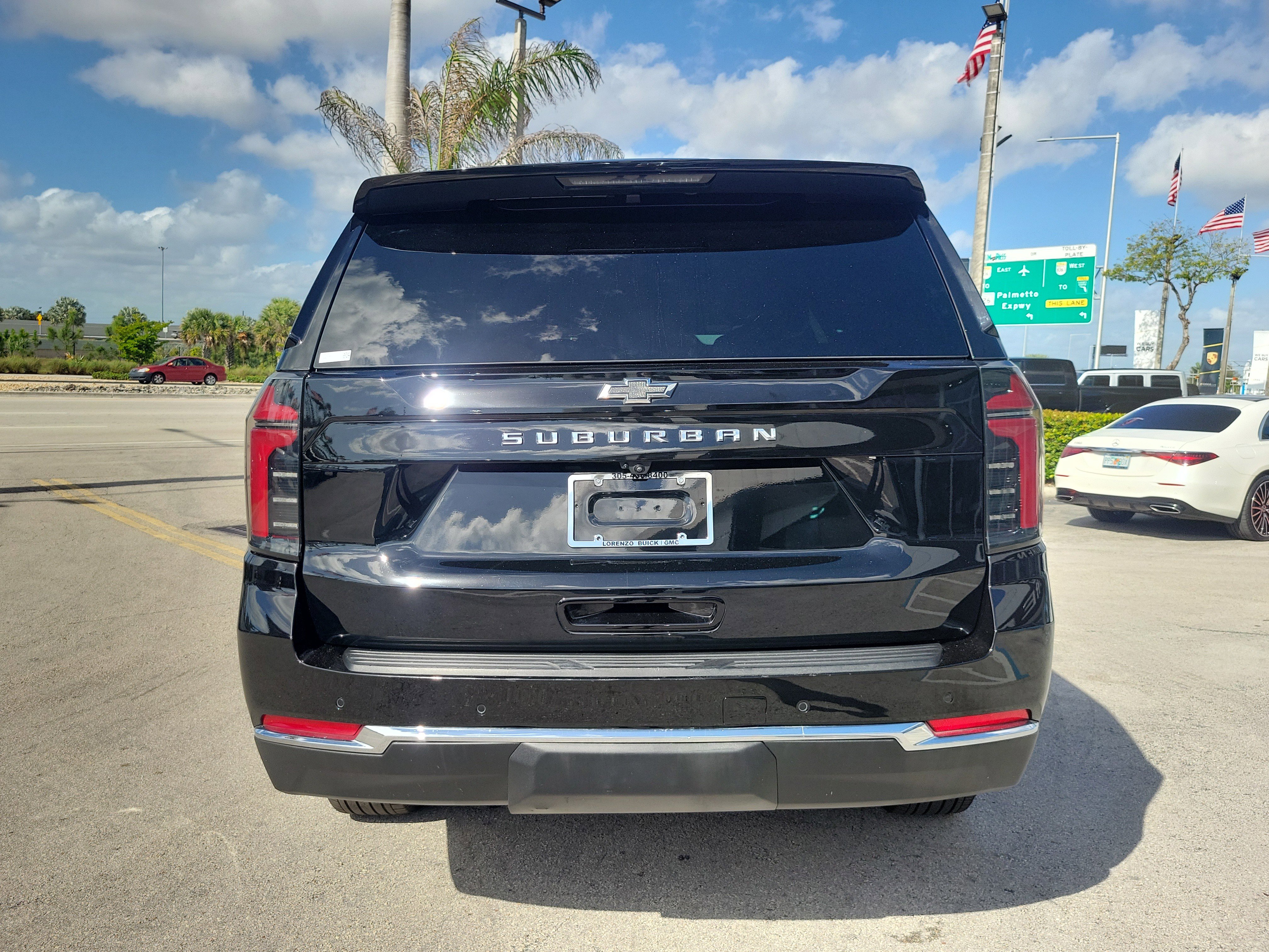 Used 2025 Chevrolet Suburban LS w/ LPO, Dark Essentials Package RWD image 6
