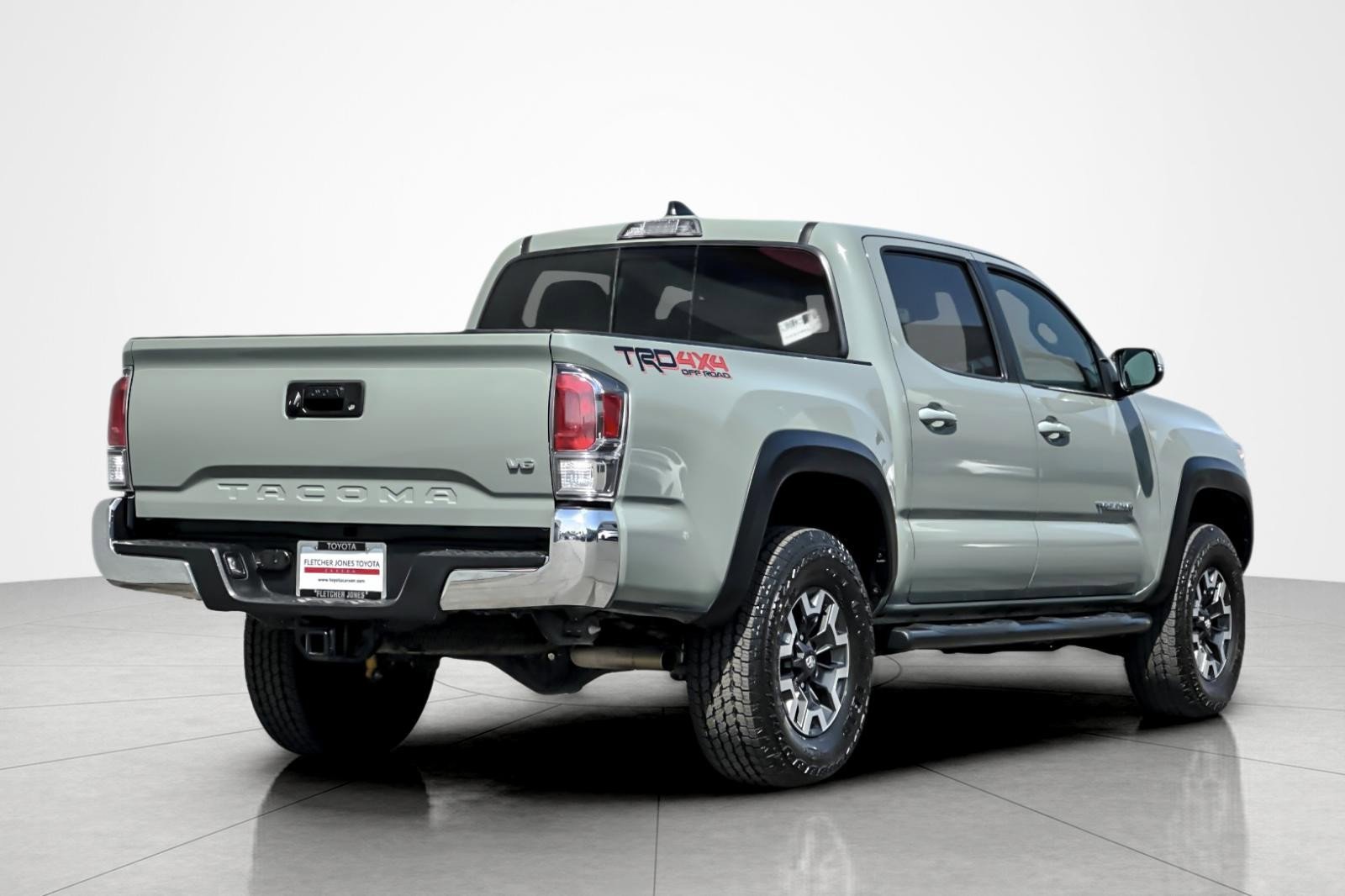Certified 2023 Toyota Tacoma TRD Off-Road AWD/4WD image 5