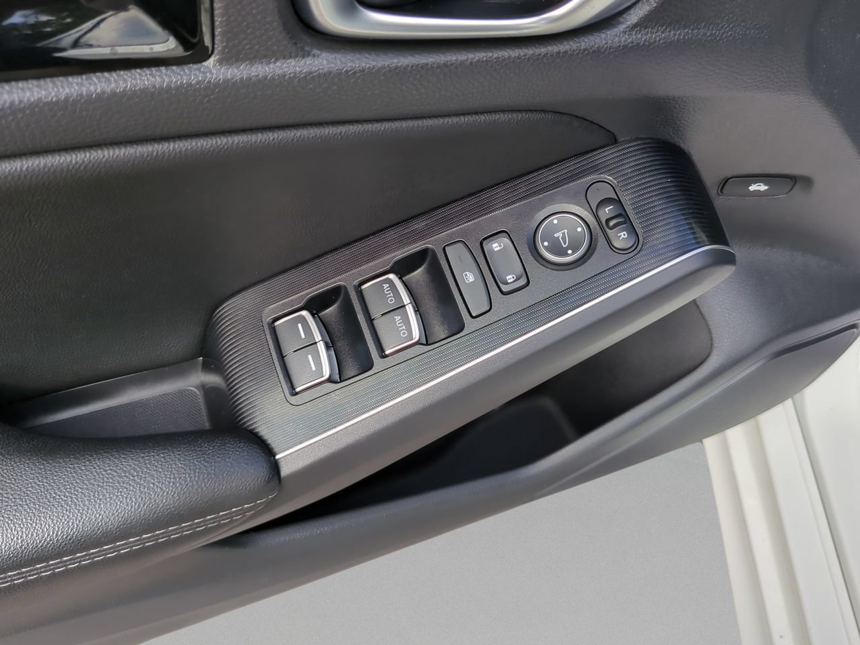 Certified 2022 Honda Civic Touring image 17