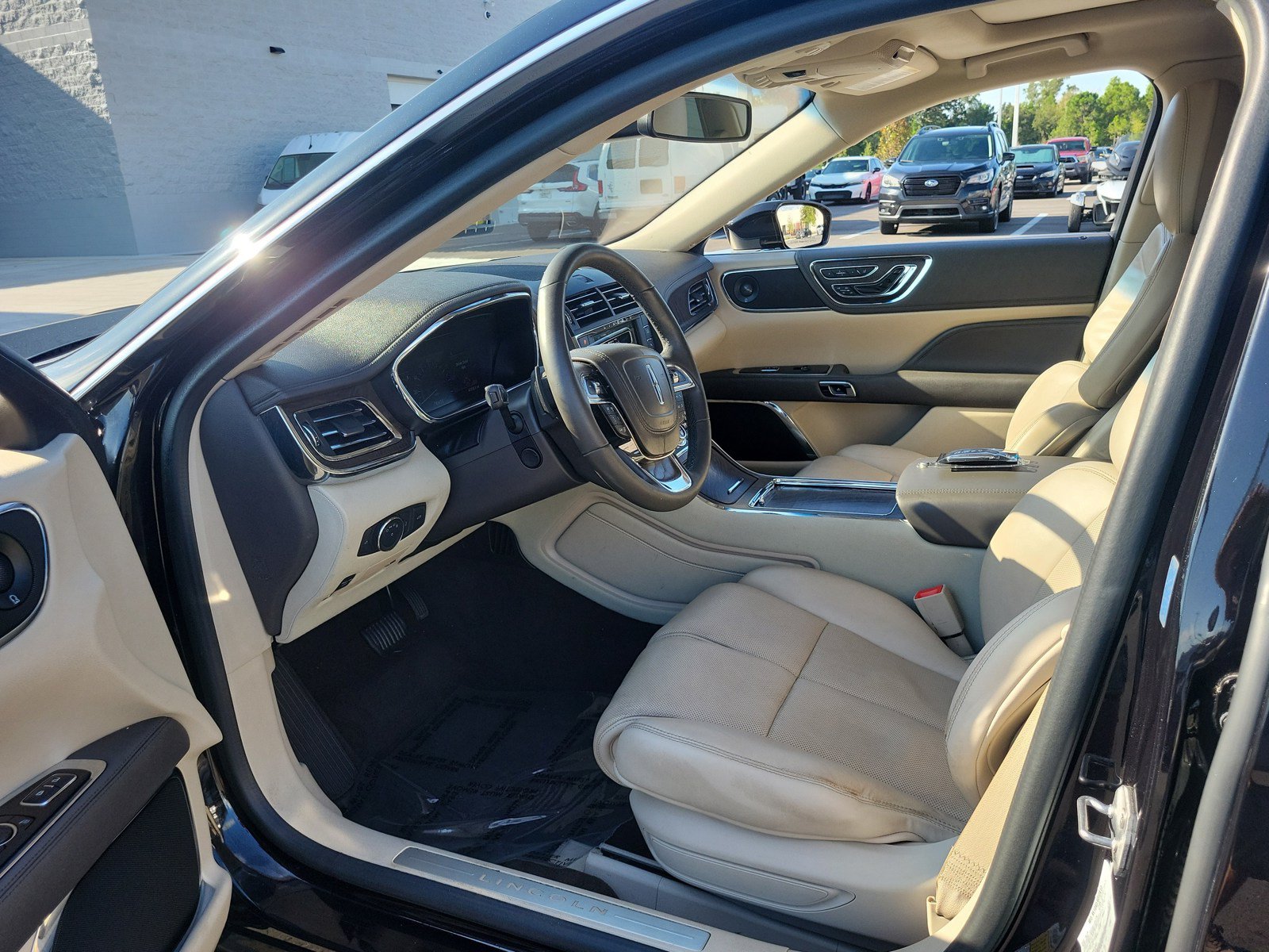 Used 2019 Lincoln Continental Reserve FWD image 15