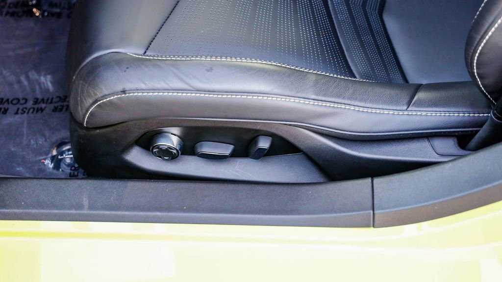 Used 2024 Chevrolet Corvette Stingray w/ Z51 Performance Package image 21