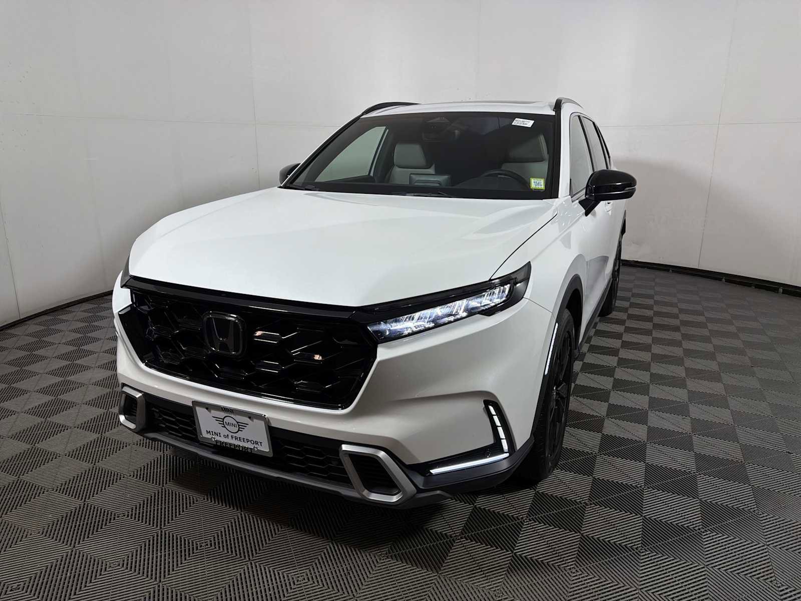 Used 2024 Honda CR-V Sport Touring image 3