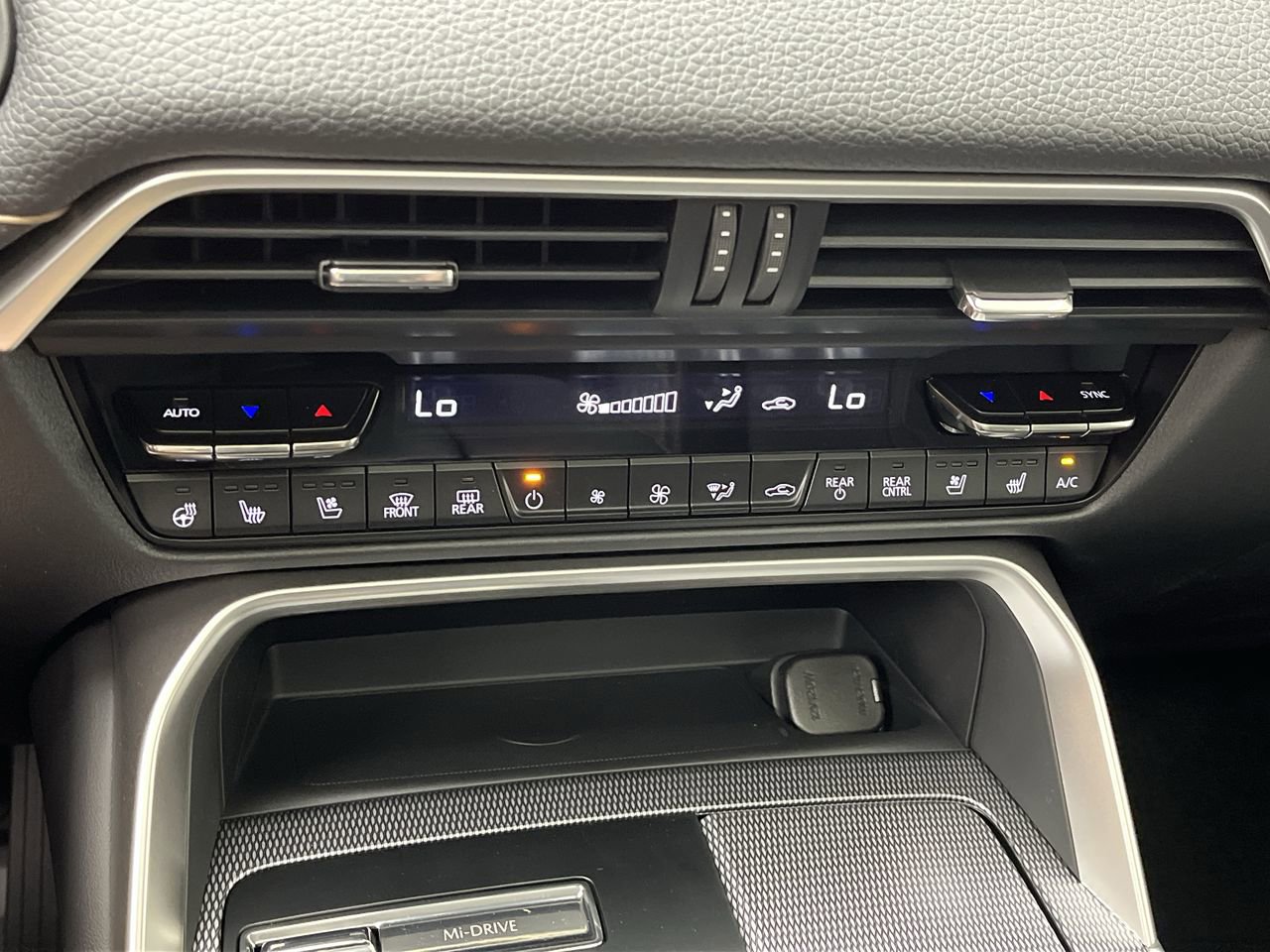 New 2026 MAZDA CX-90 Plug-In Hybrid w/Premium Sport AWD/4WD image 22
