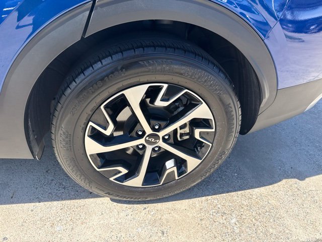 Used 2025 Kia Sportage EX w/ Premium Package FWD image 9