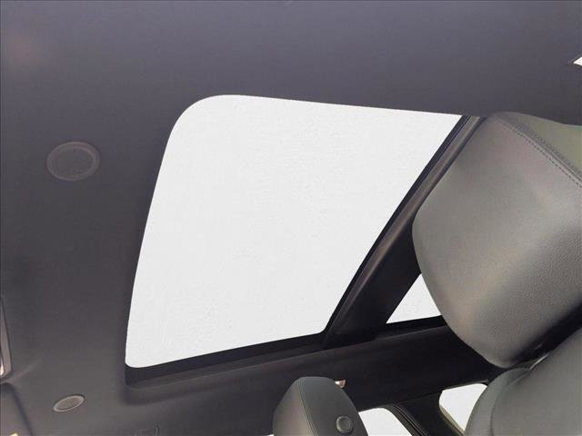 Certified 2024 Land Rover Range Rover Evoque Dynamic SE image 16