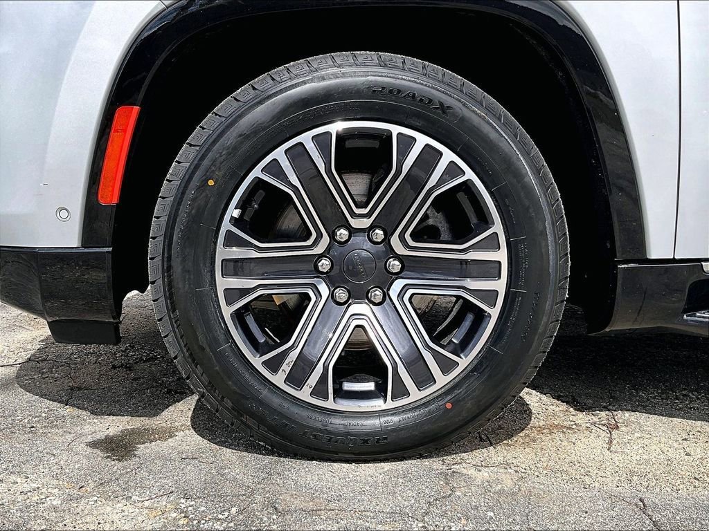 Used 2022 Jeep Wagoneer Series III AWD/4WD image 7