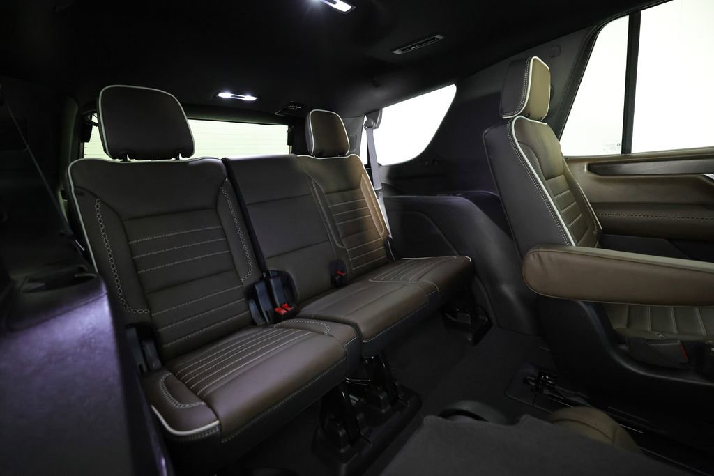 Used 2026 GMC Yukon Denali Ultimate AWD/4WD image 12