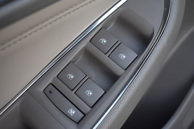 Used 2018 Chevrolet Cruze Premier FWD image 21