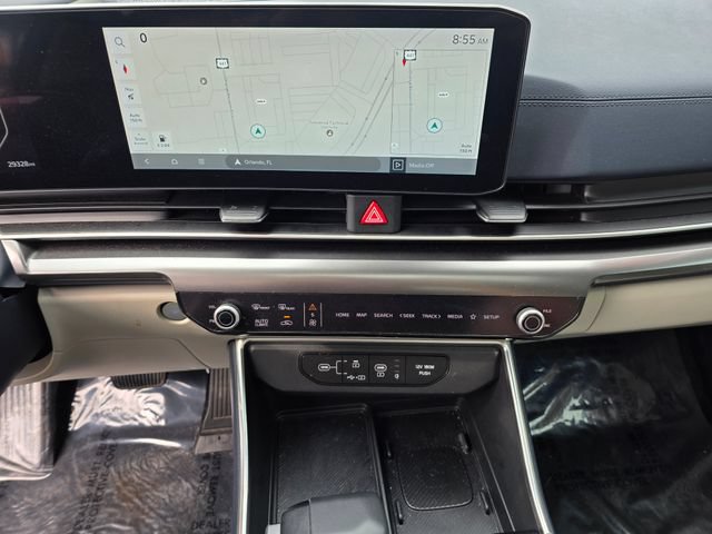 Used 2025 Kia Carnival SX FWD image 29